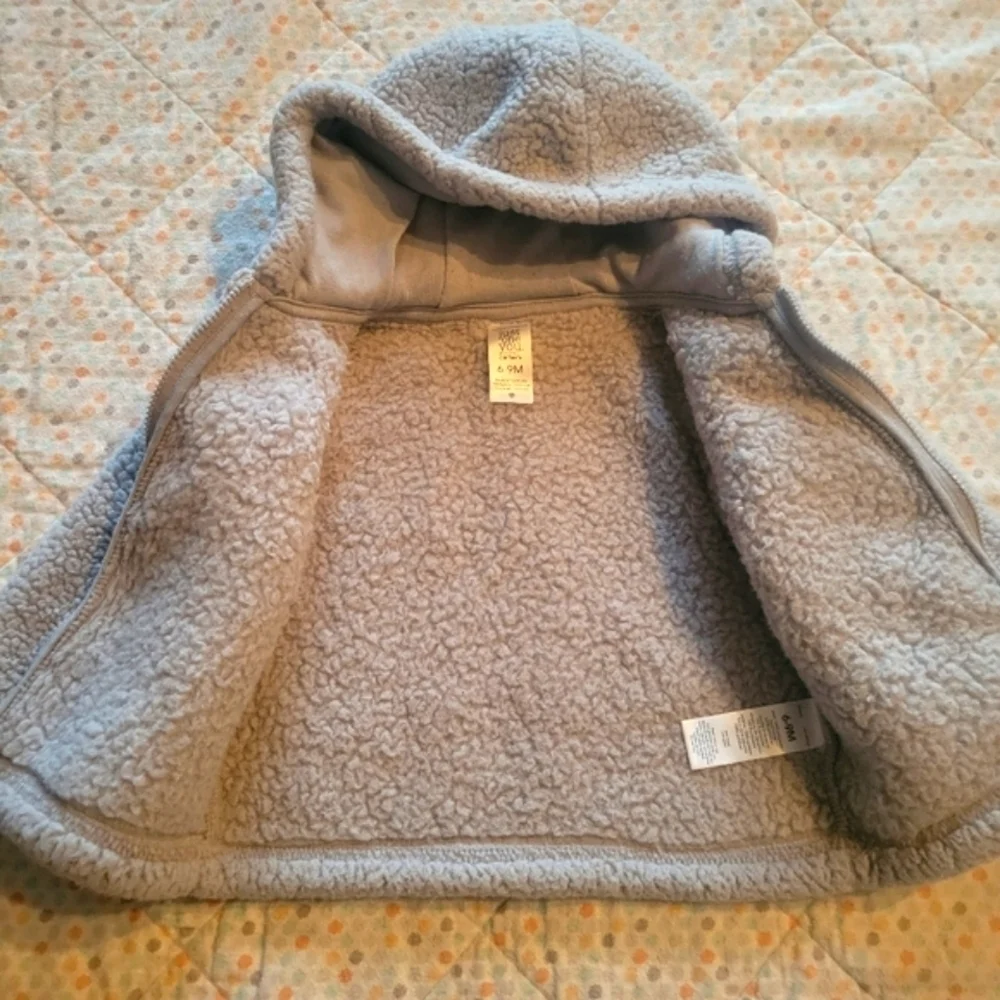 Carter's full Zip sherpa hoodie size 6-9 months